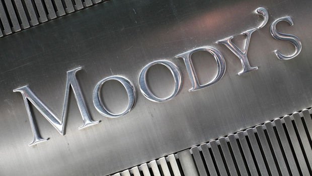 Moody’s Kovid-19 nedeniyle küresel büyüme tahminini düşürdü
