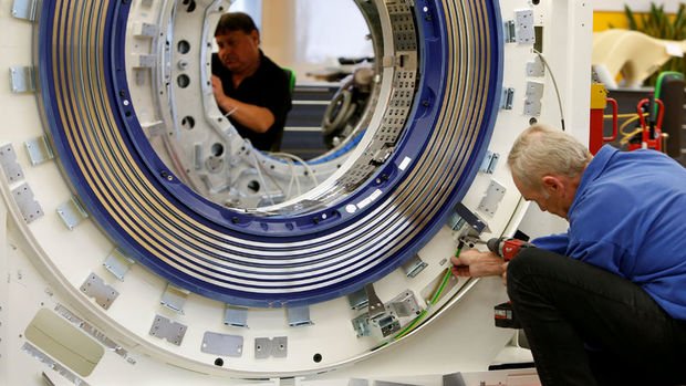 Almanya'da fabrika siparişleri Şubat'ta yüzde 1,4 azaldı