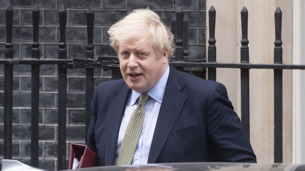 İngiltere Başbakanı Johnson'ın yoğun bakımda tedavisi sürüyor