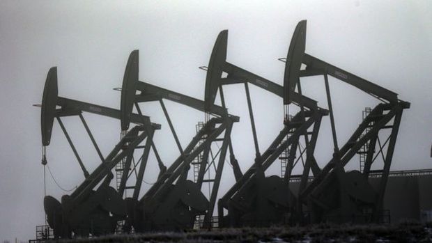 Kazakistan günlük petrol üretimini 390 bin varil azaltacak