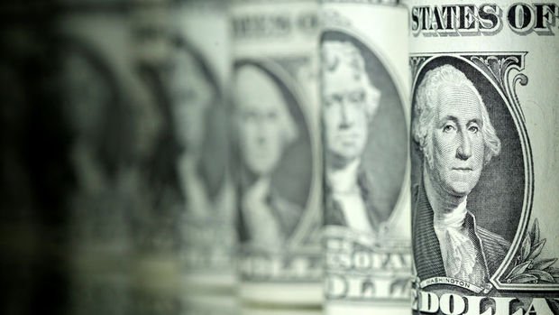 Dolar endişelerin ekonomik görünümü gölgelemesiyle yükseldi