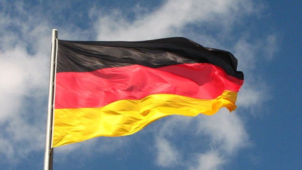 Almanya'da tüketici ve özel sektör harcamaları sert düştü