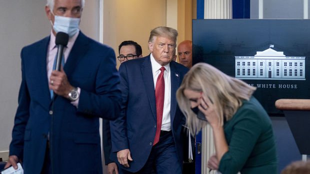 ABD Başkanı Trump basın toplantısı düzenlediği salondan çıkarıldı