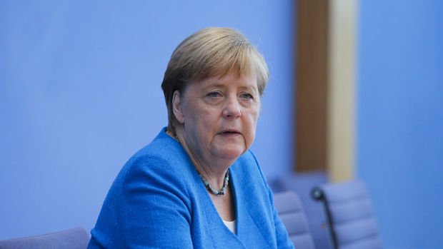 Merkel: Koronavirüs krizi Almanya'nın finansal durumunu tehdit ediyor