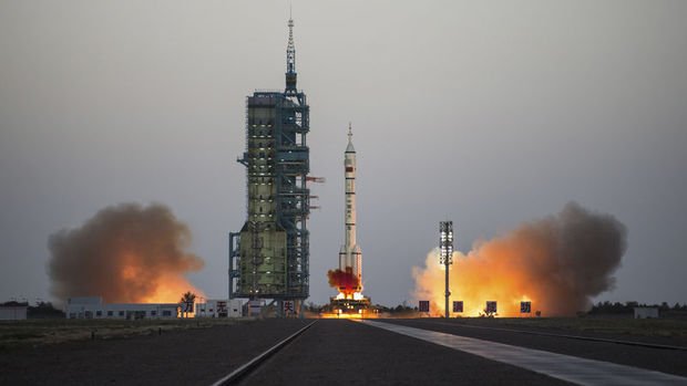 Çin'in yeniden kullanılabilir ilk uzay aracı test uçuşunun ardından iniş yaptı