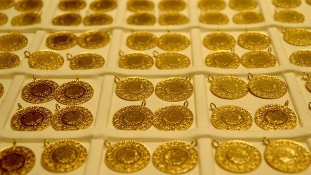 Gram altın 463 lira seviyelerinde yatay seyrini sürdürüyor
