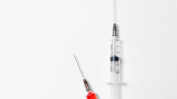Rusya'daki koronavirüs aşı denemelerinden ilk rapor: Bağışıklık oluşturuyor, ciddi yan etkisi yok
