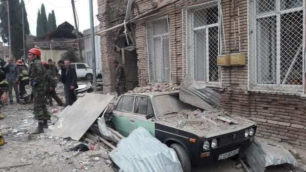 Ermenistan, Azerbaycan'daki şehir ve köyleri bombalıyor