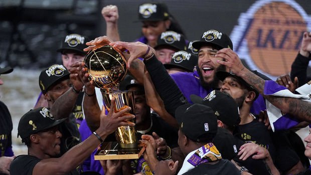 Los Angeles Lakers NBA'deki 17. şampiyonluğuna ulaştı