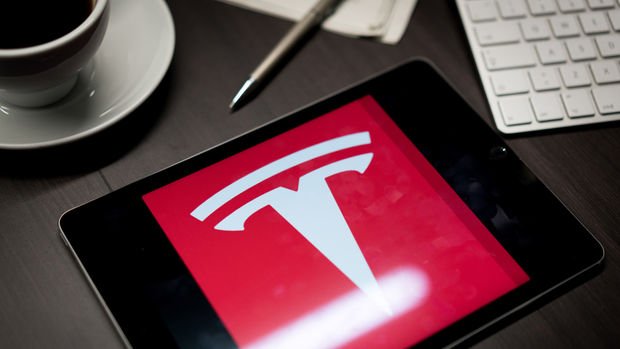 Tesla kâr tahminlerini aştı, 500 bin araç teslim etme taahhüdünü korudu