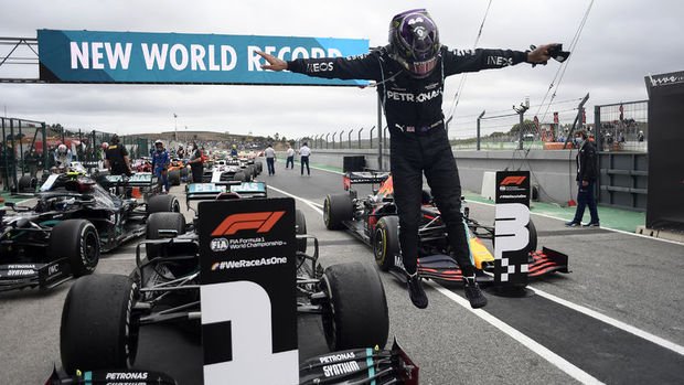 Portekiz Grand Prix'sini kazanan Hamilton, F1 tarihine geçti