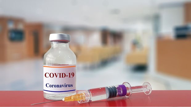 Koronavirüste son durum: Oxford'un aşısı ileri yaş gruplarında yanıt verdi