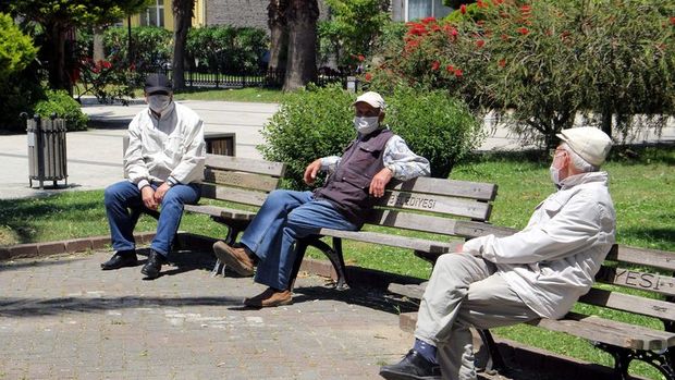 Ankara'da ve İstanbul'da 65 yaş ve üstü için sokağa çıkma kısıtlaması getirildi