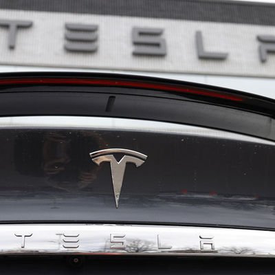 'Çin malı' Tesla yollara çıkıyor