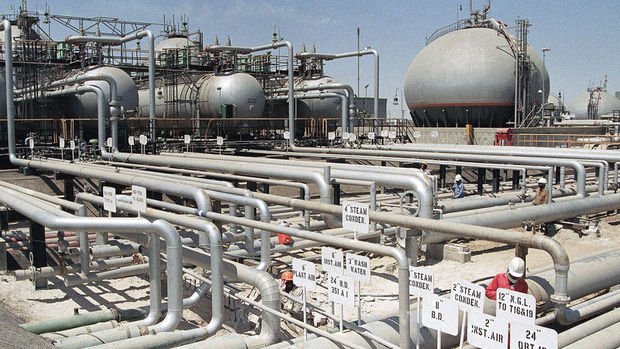 Suudi Arabistan'dan sürpriz petrol kararı