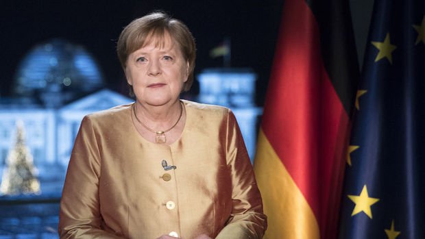 Merkel'den 10 haftalık karantina uyarısı 