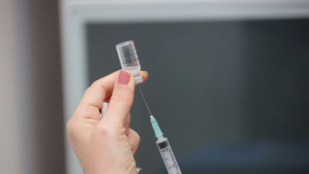 Bakan Koca: Birinci doz aşısını olan sağlık çalışanı sayısı 100 bini geçti