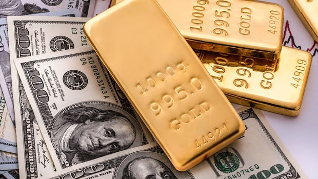 Altın güçlenen dolar ve teşvik paketi arasında kaldı