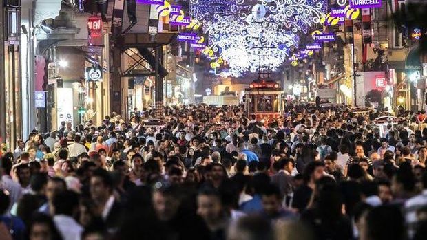 Türkiye'de nüfus artış hızı sert düştü 
