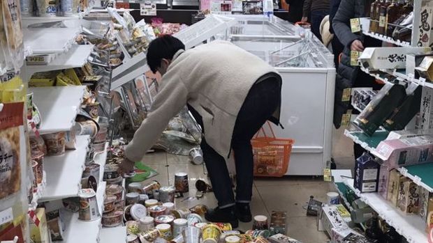 Japonya’da 7,3 büyüklüğündeki deprem sonrası 100'den fazla yaralı