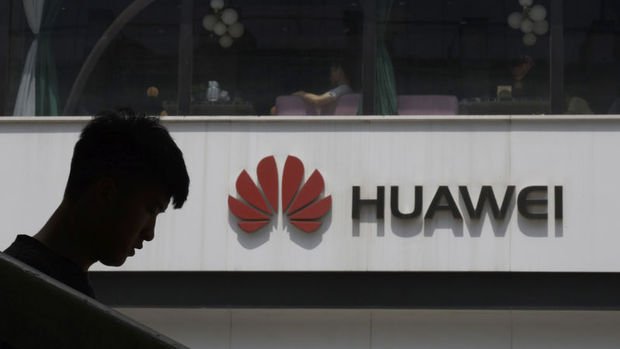 Huawei’nin çeyreklik satışları ABD yaptırımlarından sonra ilk kez düştü