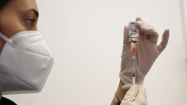 Rus aşısının Türkiye'de üretimi için imzalar atıldı