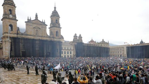 Kolombiya protestolara yol açan vergi reformu tasarısında değişikliğe gidecek