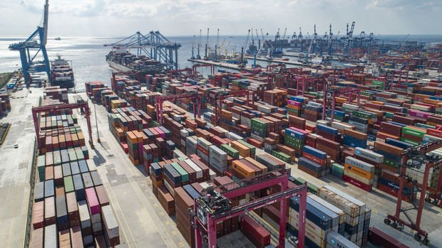 Nisan'da dış ticaret açığı %32 azaldı