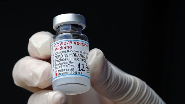 Moderna‘nın Covid-19 aşısı ergenlerde etkili oldu 