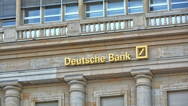 Deutsche Bank faiz indirimi çağrısına rağmen tahminini öteledi