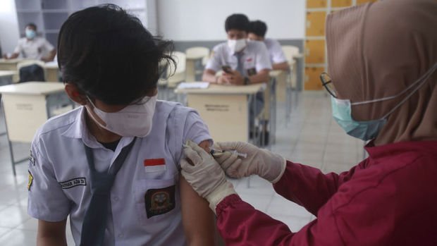 Endonezya Sinovac aşısının etkinliğinin düştüğünü açıkladı 