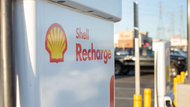 Shell, İngiltere’de 2025'e kadar 50 bin şarj noktası kuracak
