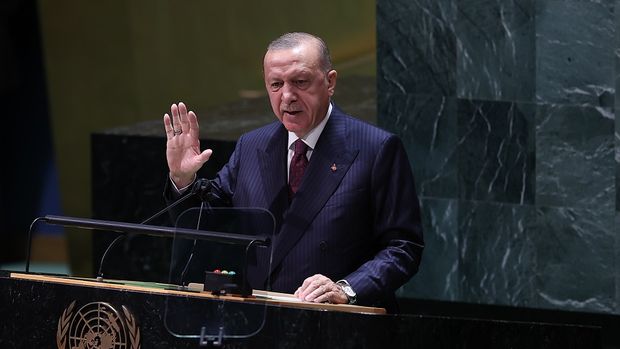 Cumhurbaşkanı Erdoğan: Beş zincir market piyasayı alt üst ediyor