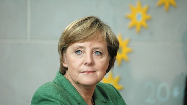 Merkel'den yeni hükümet kurulana kadar görevde kalması istendi