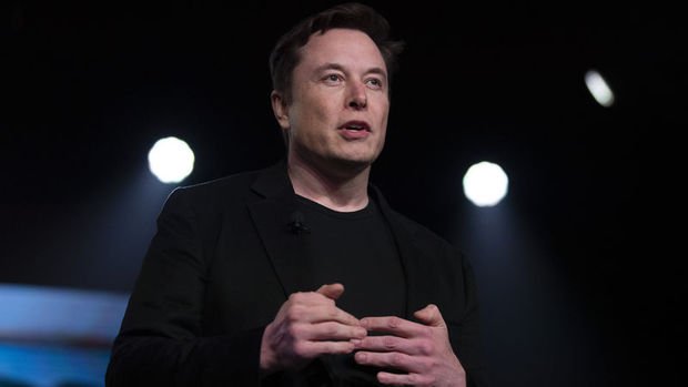 Musk Tesla hissesi satmaya devam ediyor