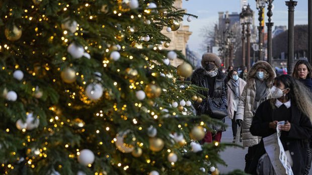 Avrupa’da Noel öncesi Omikron önlemleri artırılıyor  
