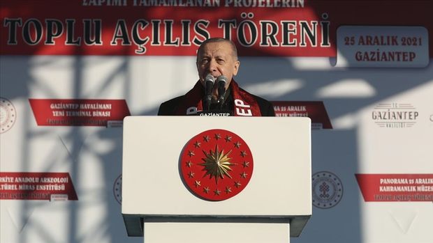 Erdoğan: Kur spekülasyonu denilen bir olayla karşı karşıya kaldık ve bir saatte atıverdik