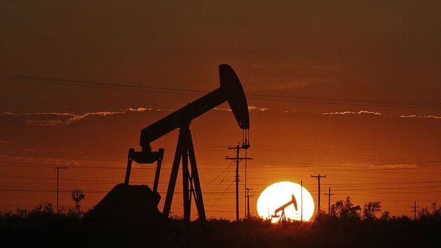 IEA küresel petrol talebi tahminini yükseltti 