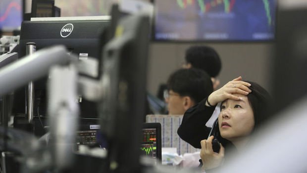 Asya borsaları haftaya düşüşle başladı