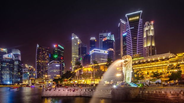 Singapur sürpriz bir şekilde para politikasını sıkılaştırdı