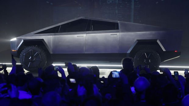 Tesla 2022'de yeni model üretmeyecek