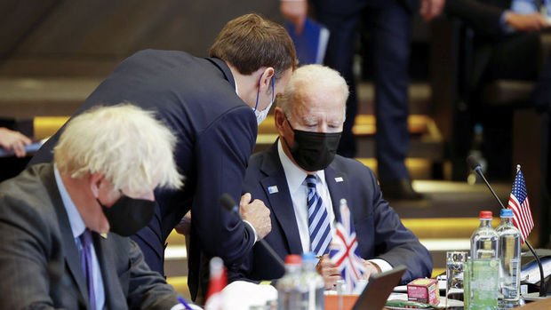 Biden ve Macron telefonda Ukrayna'yı görüştü