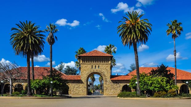 Stanford 1,4 milyar dolar bağış toplayarak zirveye çıktı
