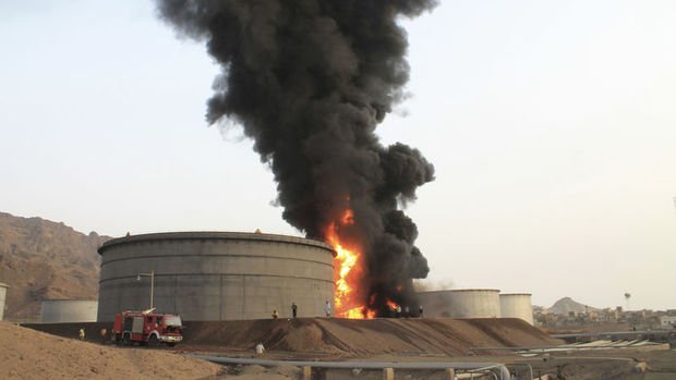 Suudi Arabistan'dan petrol arzı için risk uyarısı