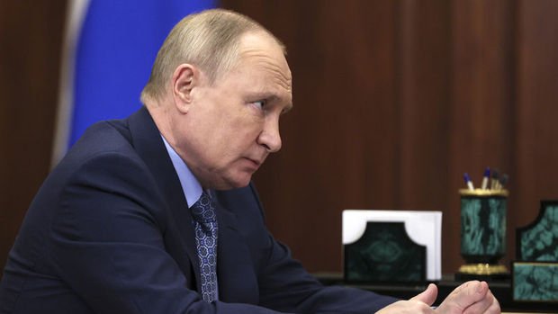 Putin: Rusya’dan doğalgaz alanlar Rusya’daki bankalarda hesap açmalı 