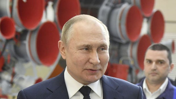 Putin: Rusya yeni pazarlara enerji ihracatını artırabilir