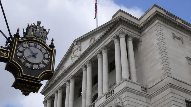 İngiltere Merkez Bankası faizi 13 yılın zirvesine çıkardı