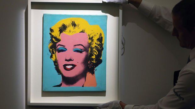 Warhol'un, Monroe portresi rekor fiyata satıldı