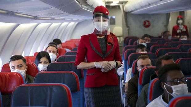 Avrupada birçok uçuşta maske zorunluluğu kalkıyor