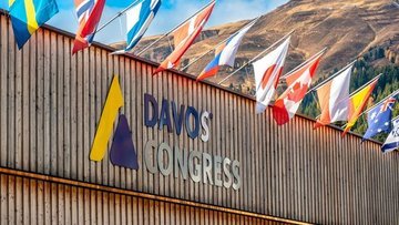 Sovyetlerin çöküşünden bu yana Ruslar ilk kez Davos'a kat...
